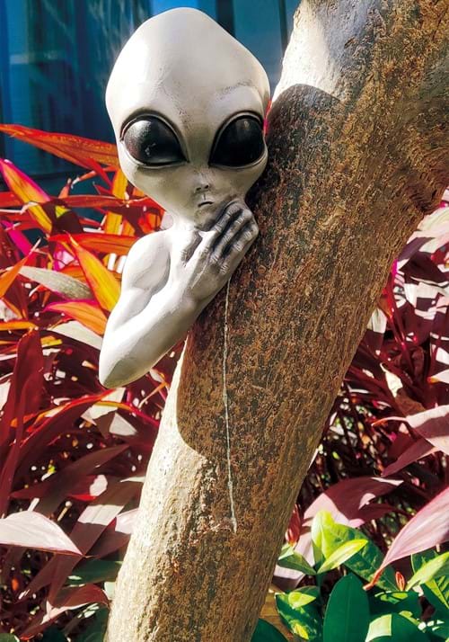 Alien Tree Peeker